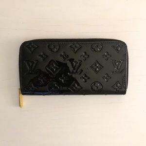 Black Wallet